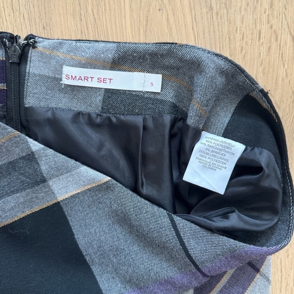 Smart Set Black and Gray Plaid Pencil Skirt - Picture 4 of 7